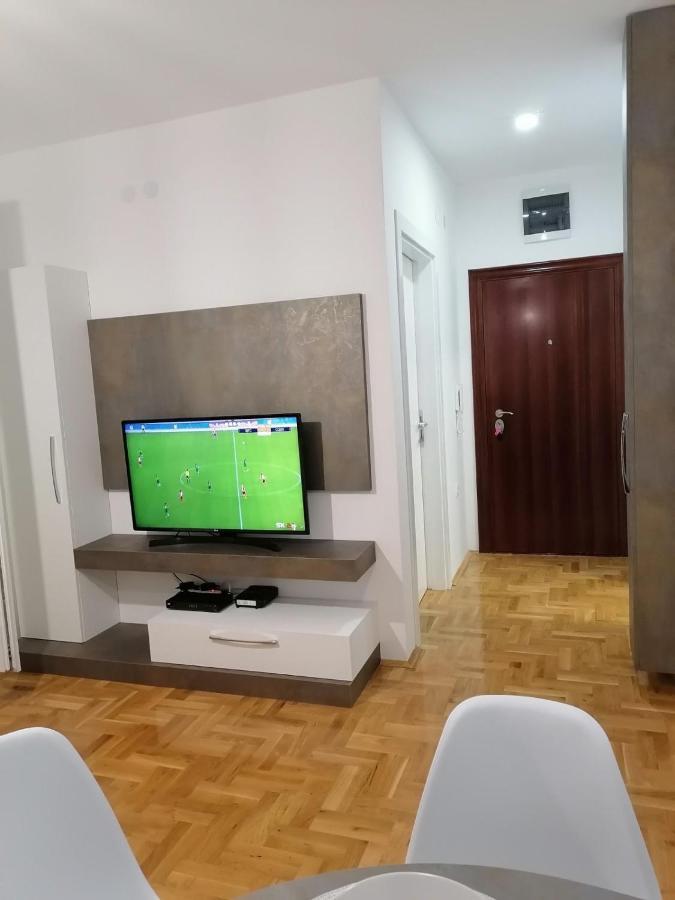 Carmen Deluxe Lägenhet Novi Sad Exteriör bild