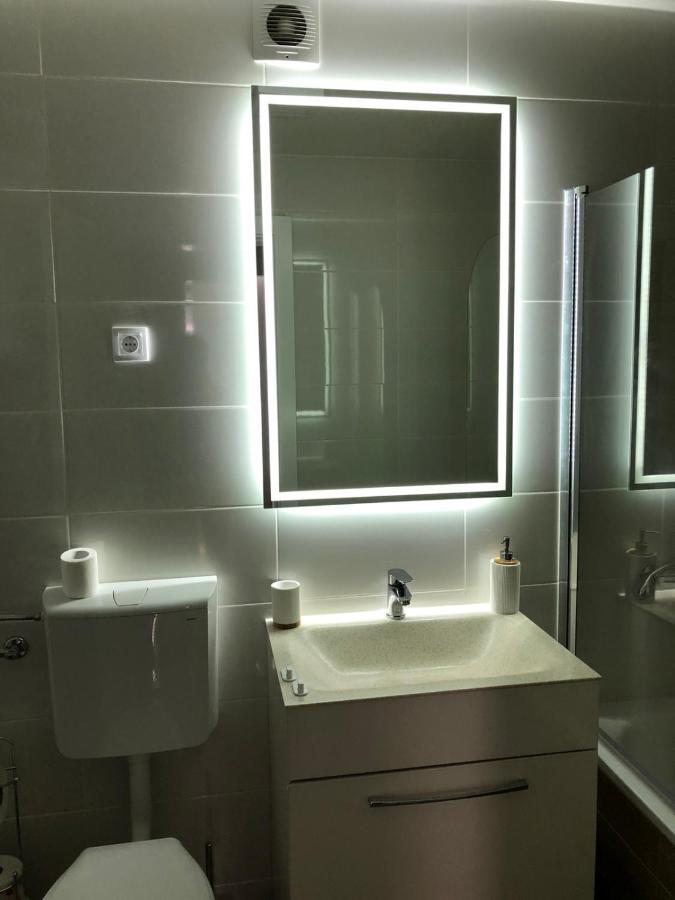 Carmen Deluxe Lägenhet Novi Sad Exteriör bild
