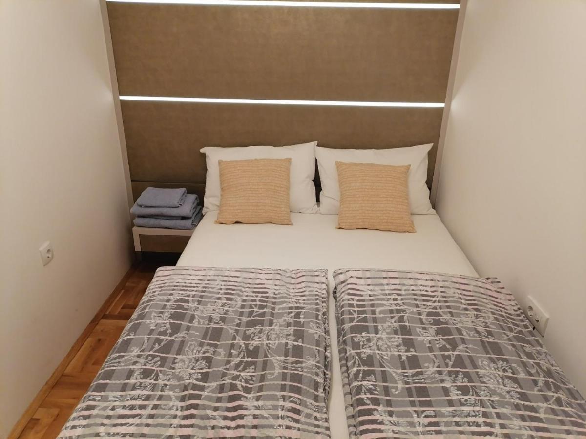 Carmen Deluxe Lägenhet Novi Sad Exteriör bild
